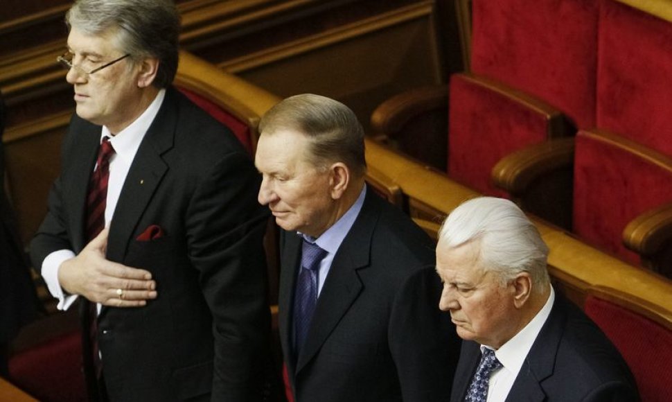 Buvę Ukrainos prezidentai Viktoras Juščenka, Leonidas Kučma ir Leonidas Kravčiukas