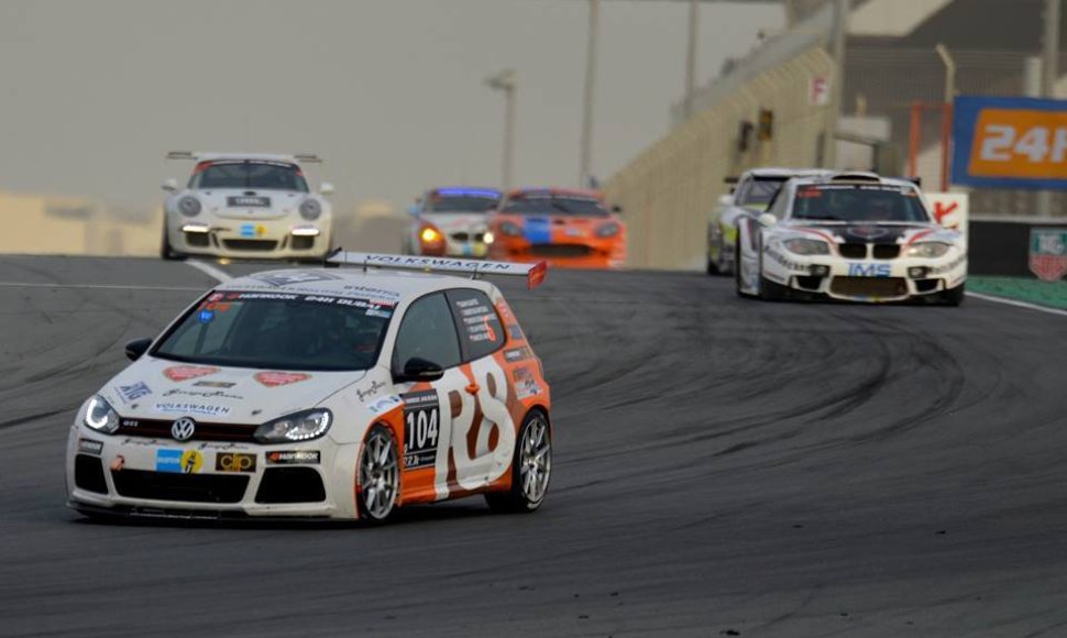 „R8 Motorsport“ komanda Dubajaus 24 val. lenktynėse
