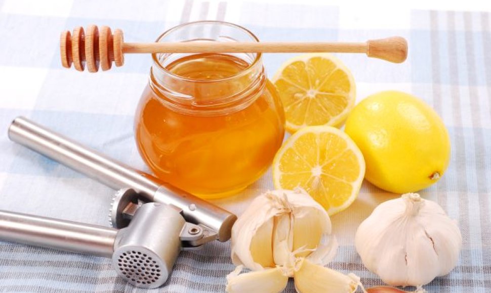 Česnakai, medus ir citrina gelbsti kraujagysles
