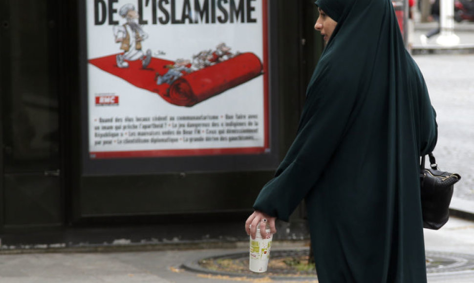 Musulmonė Paryžiaus gatvėje 