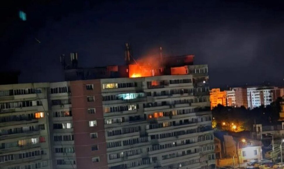 Rusijos dronas pataikė į daugiabutį Rumunijoje