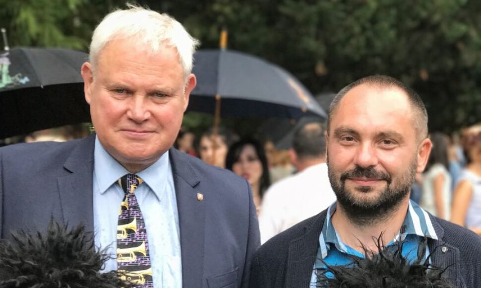 Lietuvos garbės konsului Batumyje įteiktas Klaipėdos Lietuvos kultūros sostinės 2017 Ambasadoriaus ženklas