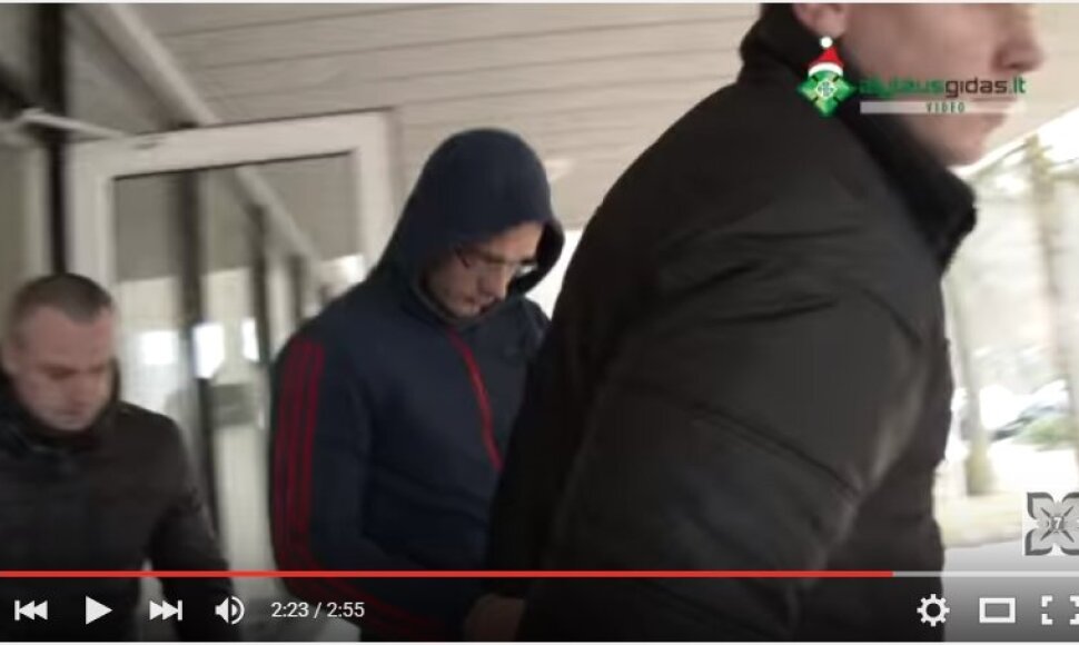 Alytaus rajono apylinkės teismo sprendimu, įtariamasis nužudymu suimtas maksimaliam trijų mėnesių laikotarpiui.