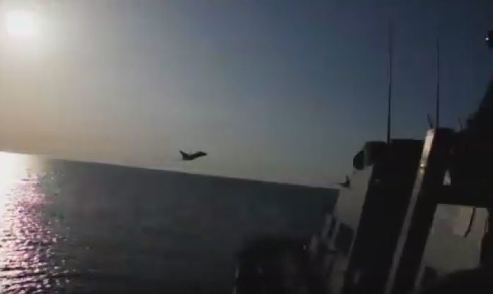 Rusijos naikintuvai Baltijos jūroje gąsdino į Klaipėdą plaukiantį JAV karo laivą