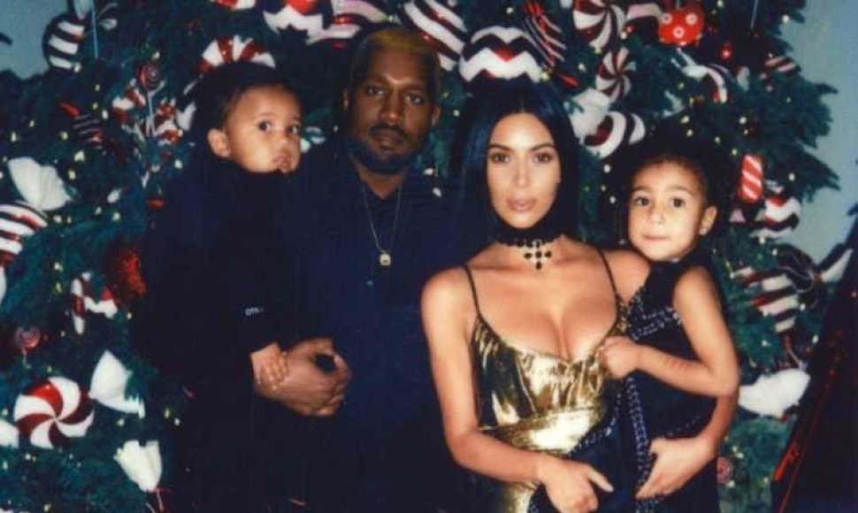 Kanye Westas ir Kim Kardashian su vaikais Saintu ir North