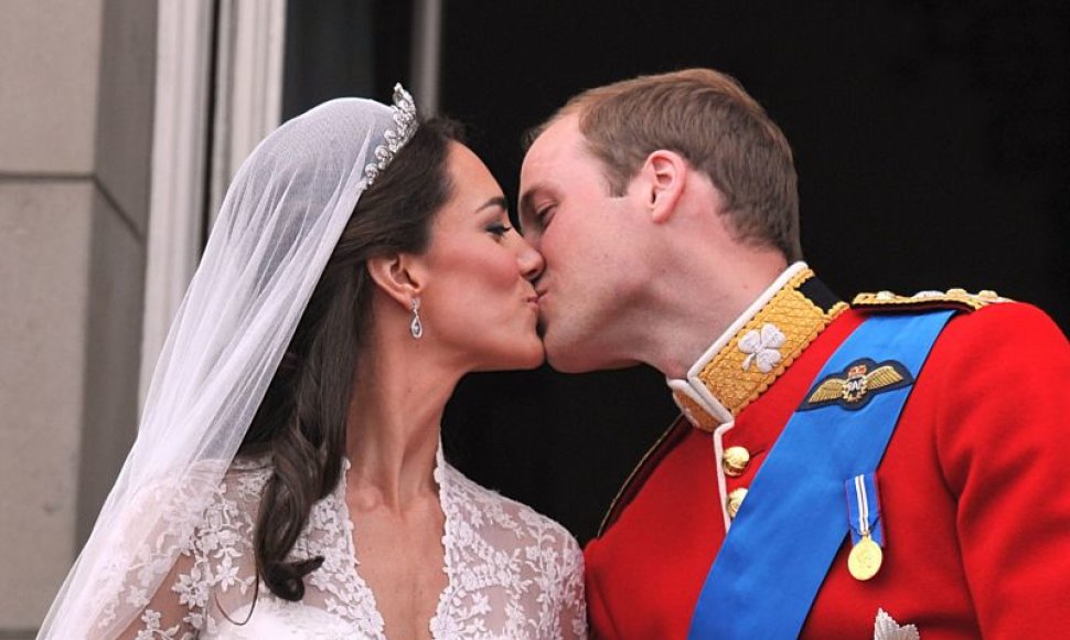 Princo Williamo ir jo žmonos Catherine bučinys
