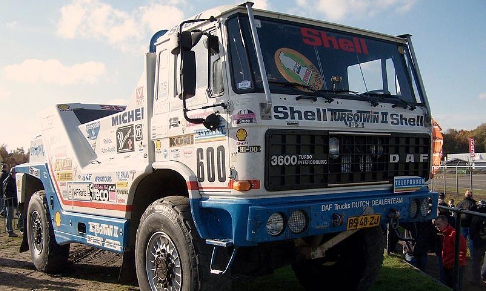 DAF Turbotwin II – šis dviejų variklių monstras dalyvavo 1988-ųjų Paryžiaus-Dakaro ralyje.