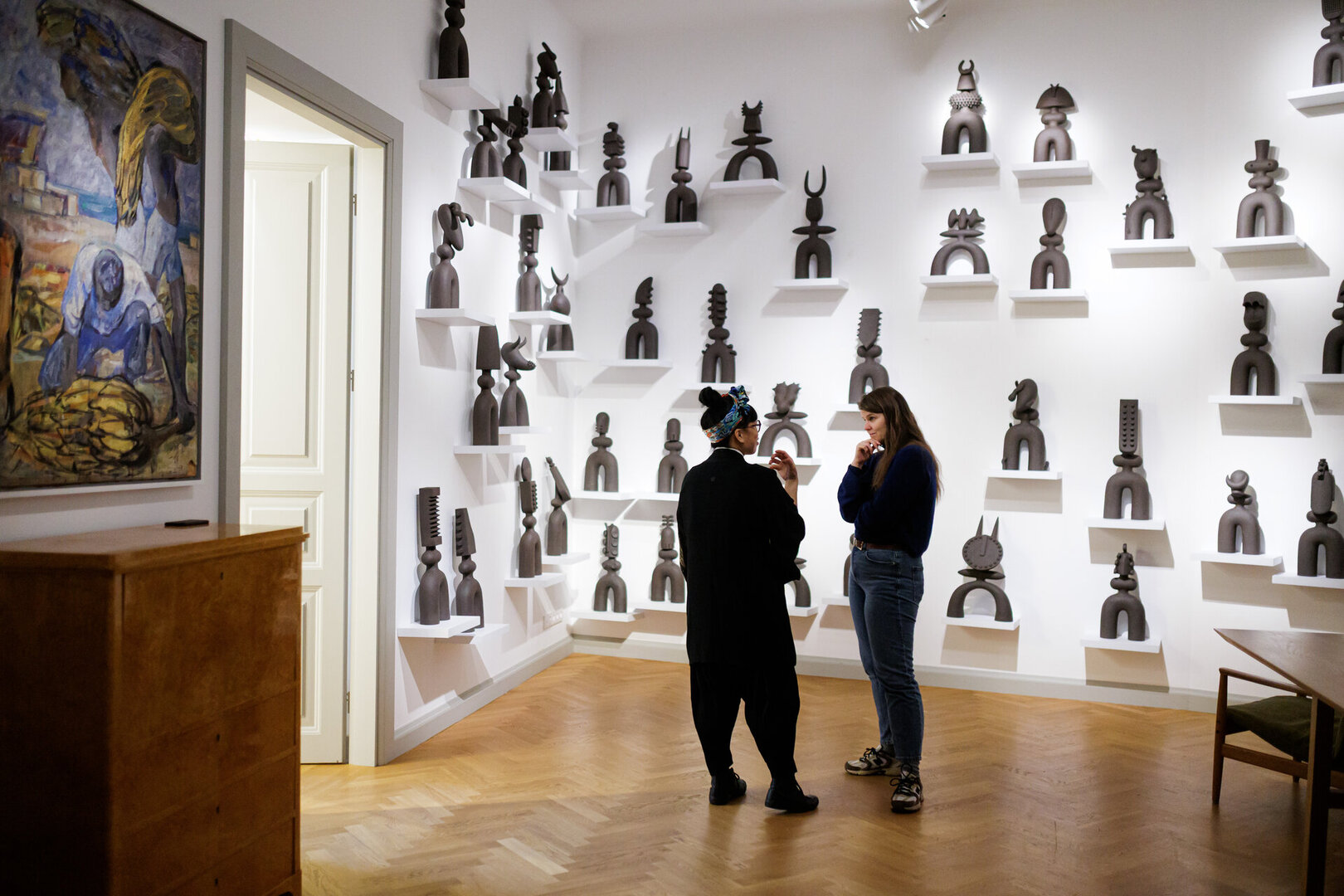 Kristina Tamelytė kalbina pasaulinio garso japonų menininkę Noe Kuremoto kolekcininko Ramučio Petniūno galerijoje &bdquo;Meshka Tech Gallery&ldquo;