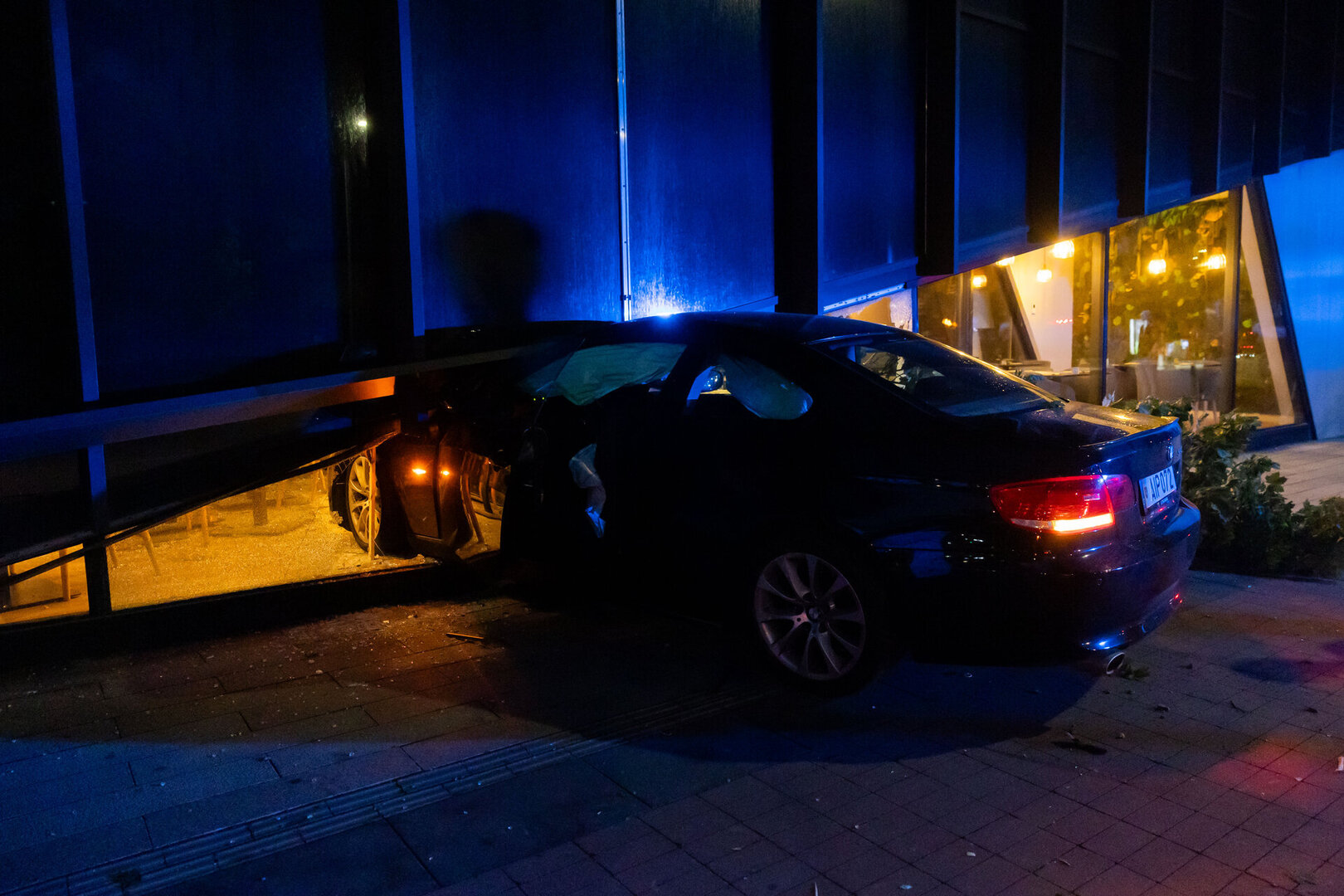 Automobilis įvažiavo į vie&scaron;butį