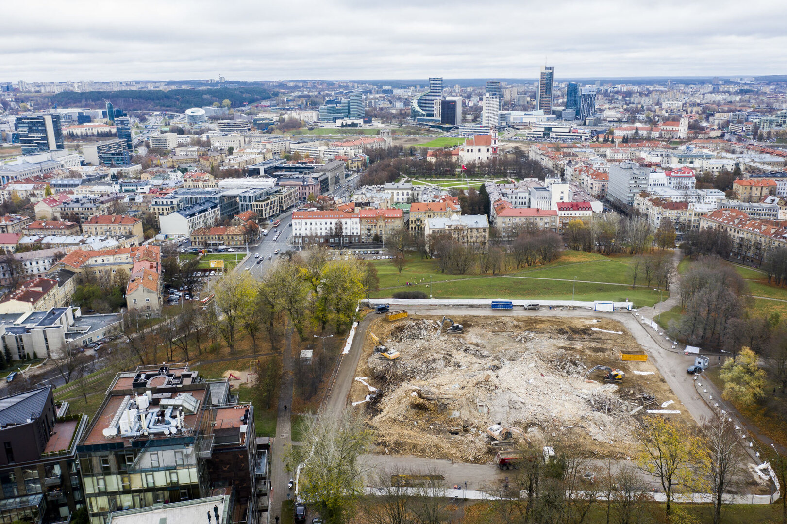 Profsąjungų rūmų ant Tauro kalno neliko per mažiau nei mėnesį