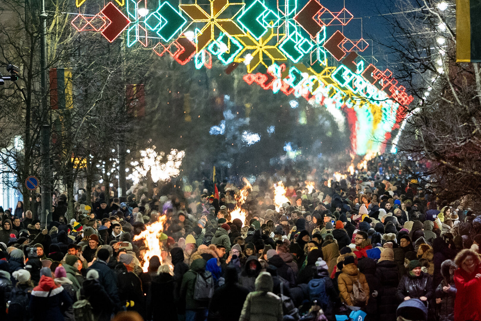 Lietuvos valstybės atkūrimo dienai paminėti simbolinių laužų ceremonija