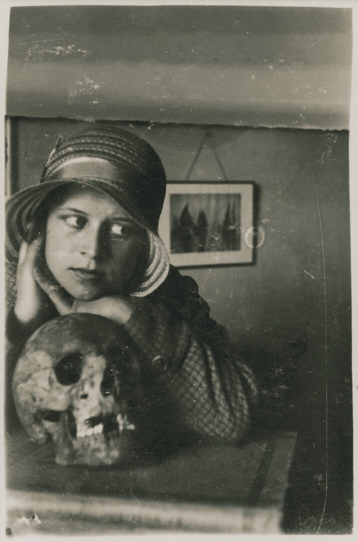 Meno mokykloje. 1930