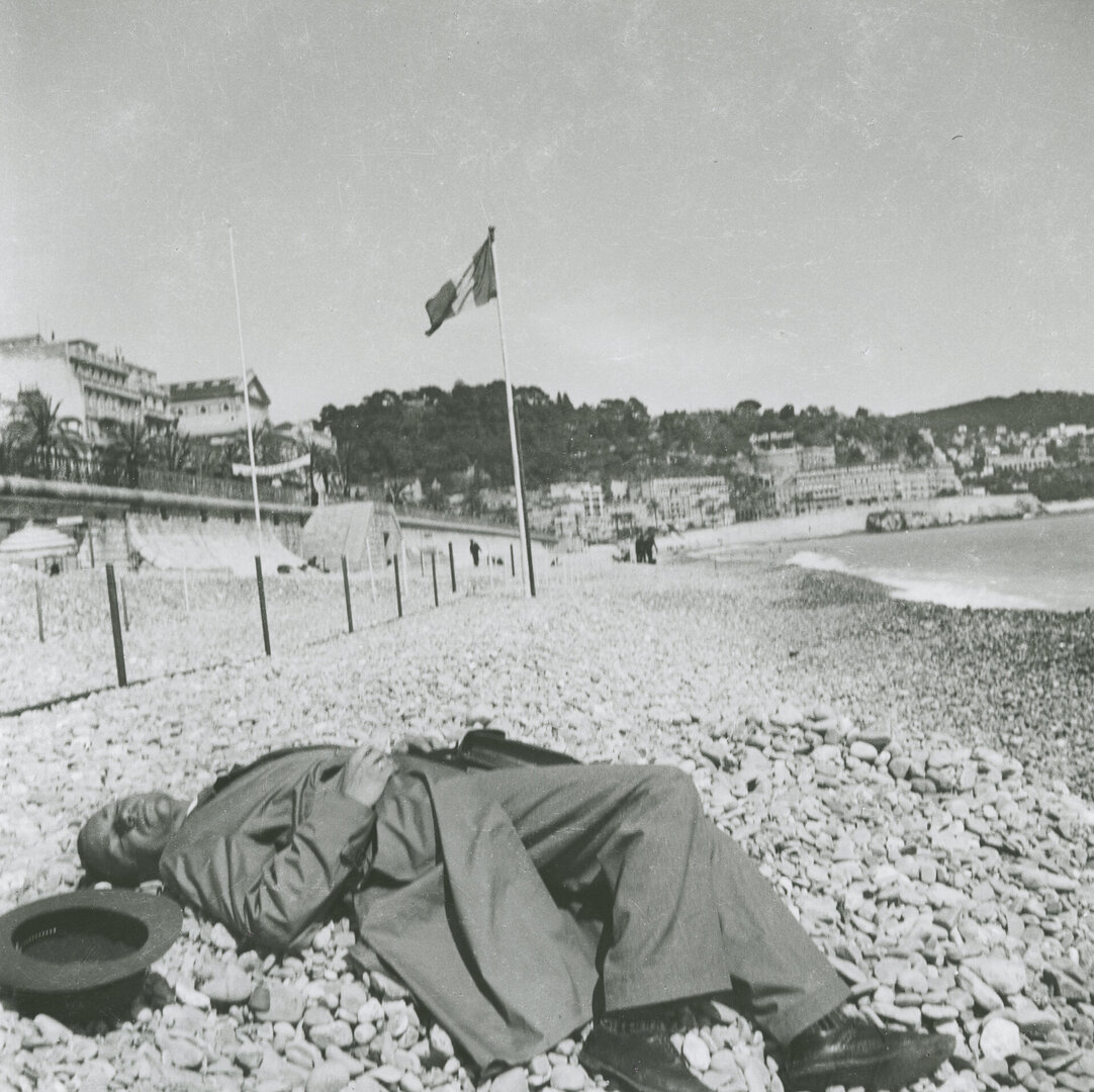 Petras Tarabilda paplūdimyje I. Nica, 1938