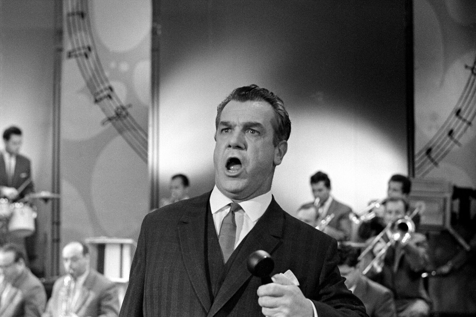 LNM 1964.09 to meto žvaigždė R.Marijo&scaron;ius estrados koncerto filmavimo metu 