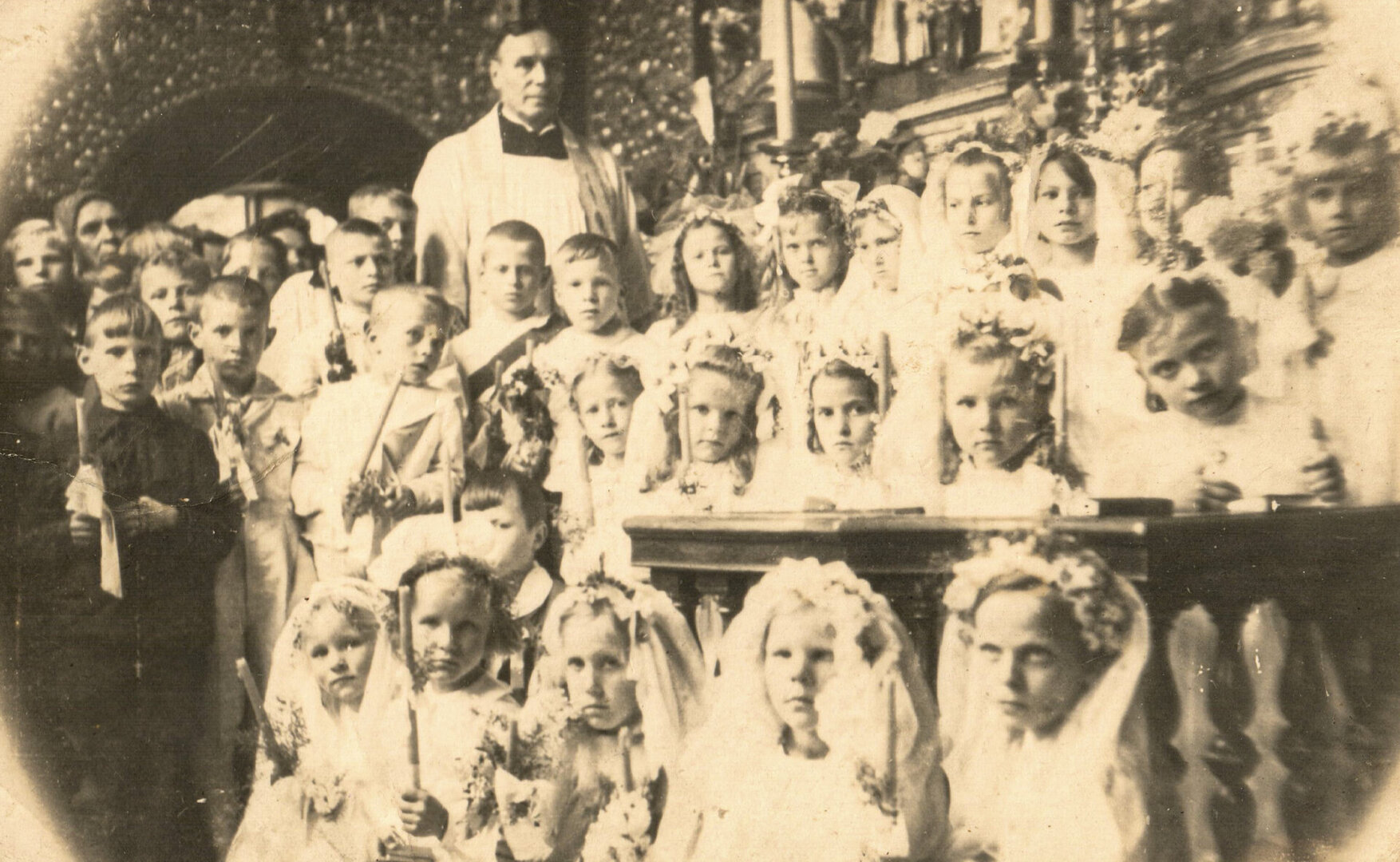 Kun. Pranas Bieliauskas. Vilnius, Au&scaron;ros Vartai, apie 1943&ndash;1945 m.