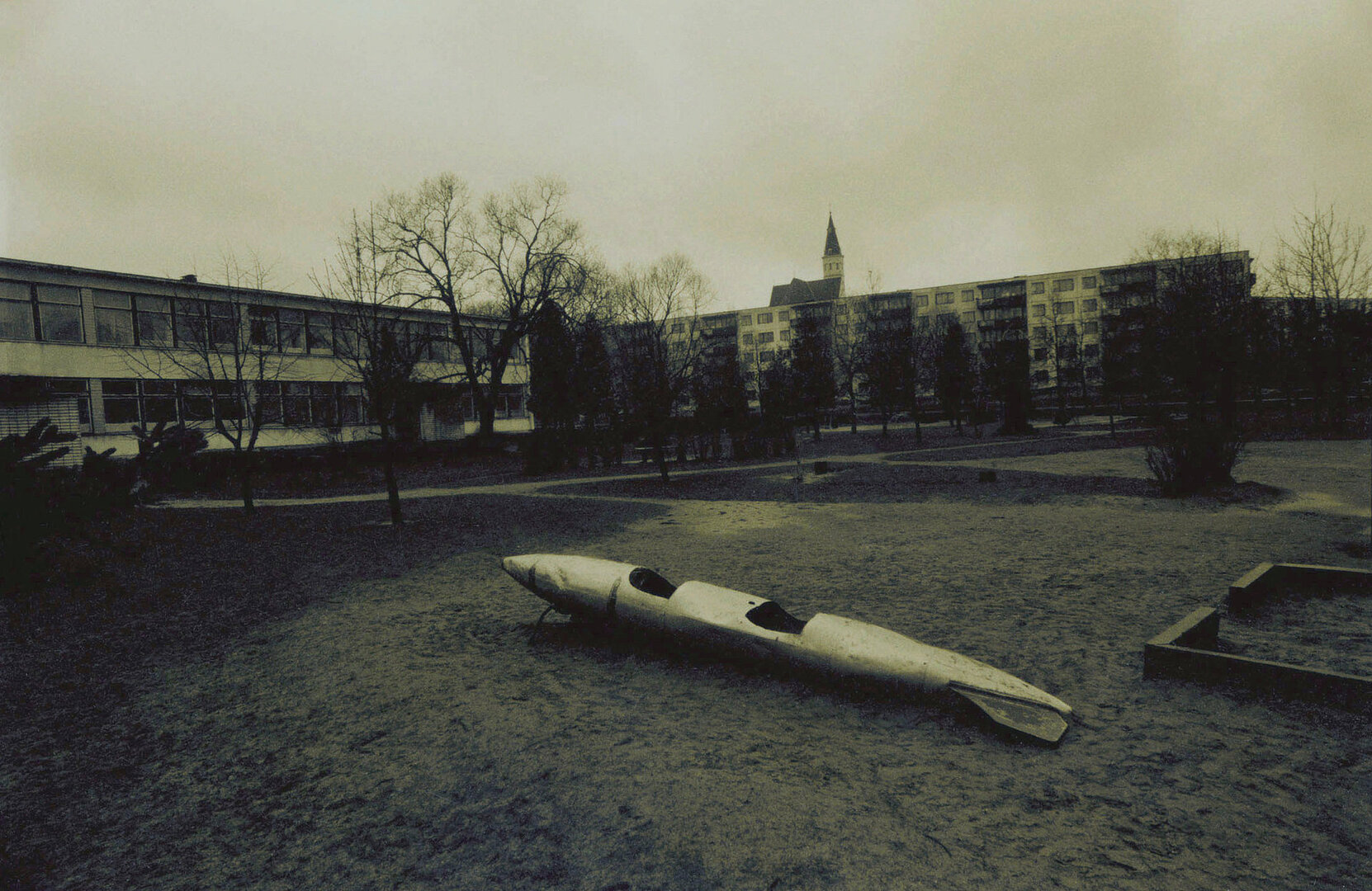 050. Einu i&scaron; kapinių per vaikų darželį  1989. 50