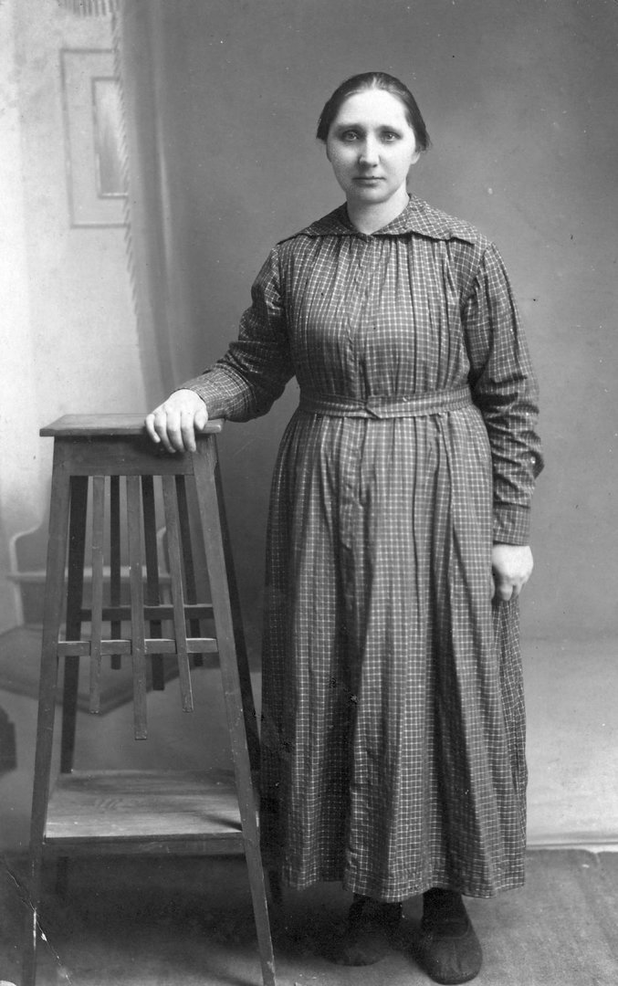 Paulė Žitkevičiūtė, biržietės siuvėjos Paulės Muralytės krikšto motina, apie 1926 m.