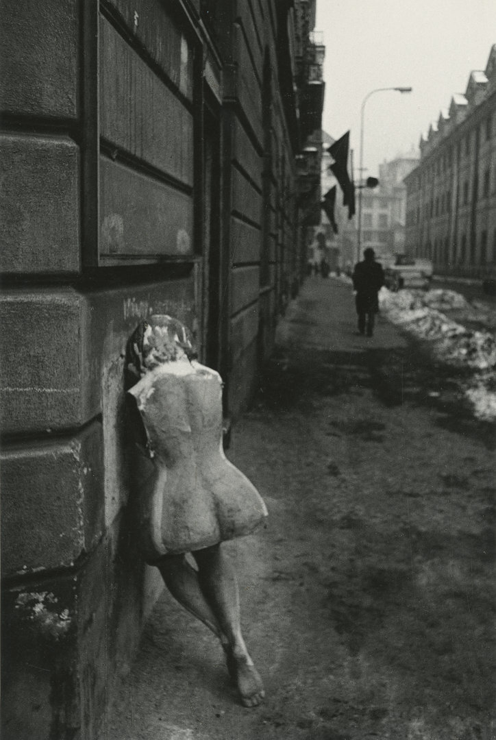 Nuskriaustoji. Vilnius, 1987