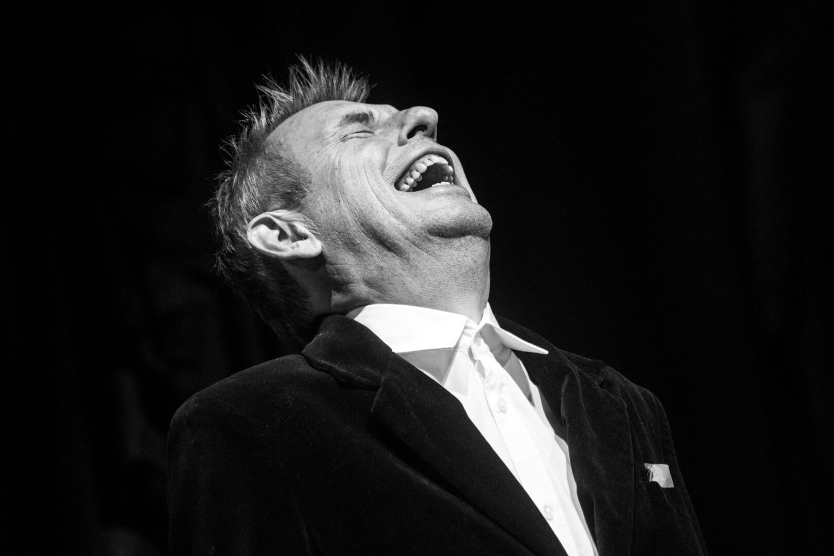 Aktorius Arūnas Sakalauskas spektaklio repeticijoje. Režisieriaus Erico Lacascade`o spektaklis &bdquo;Balkonas&ldquo;. Jaunimo teatras. 2019, Vilnius