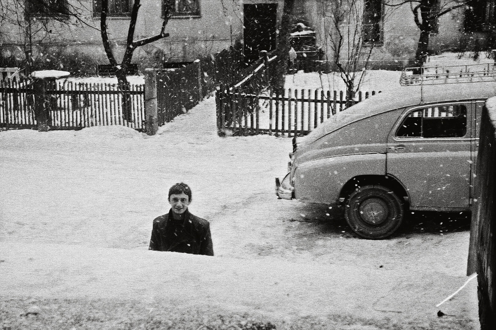 Adomas Jacovskis mūsų namo kieme. 1967 m.