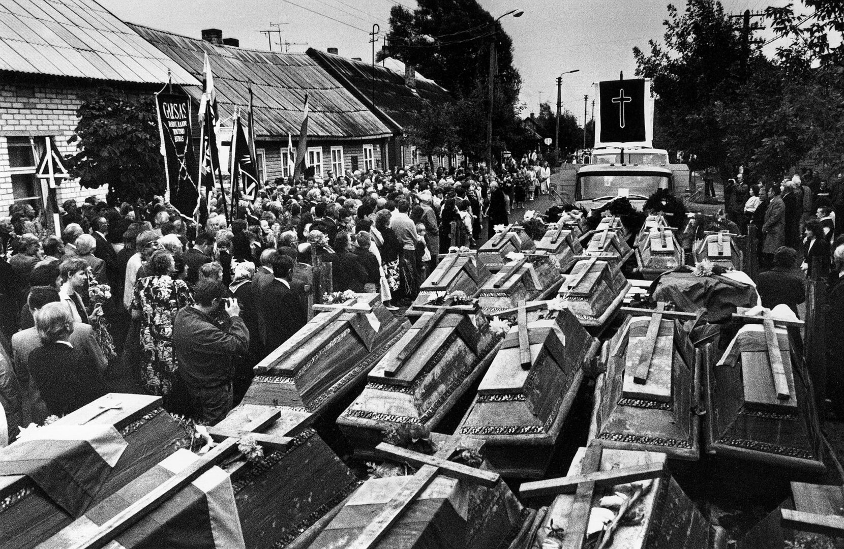 Partizanų palaikų perlaidojimas.&Scaron;ilalė 1990