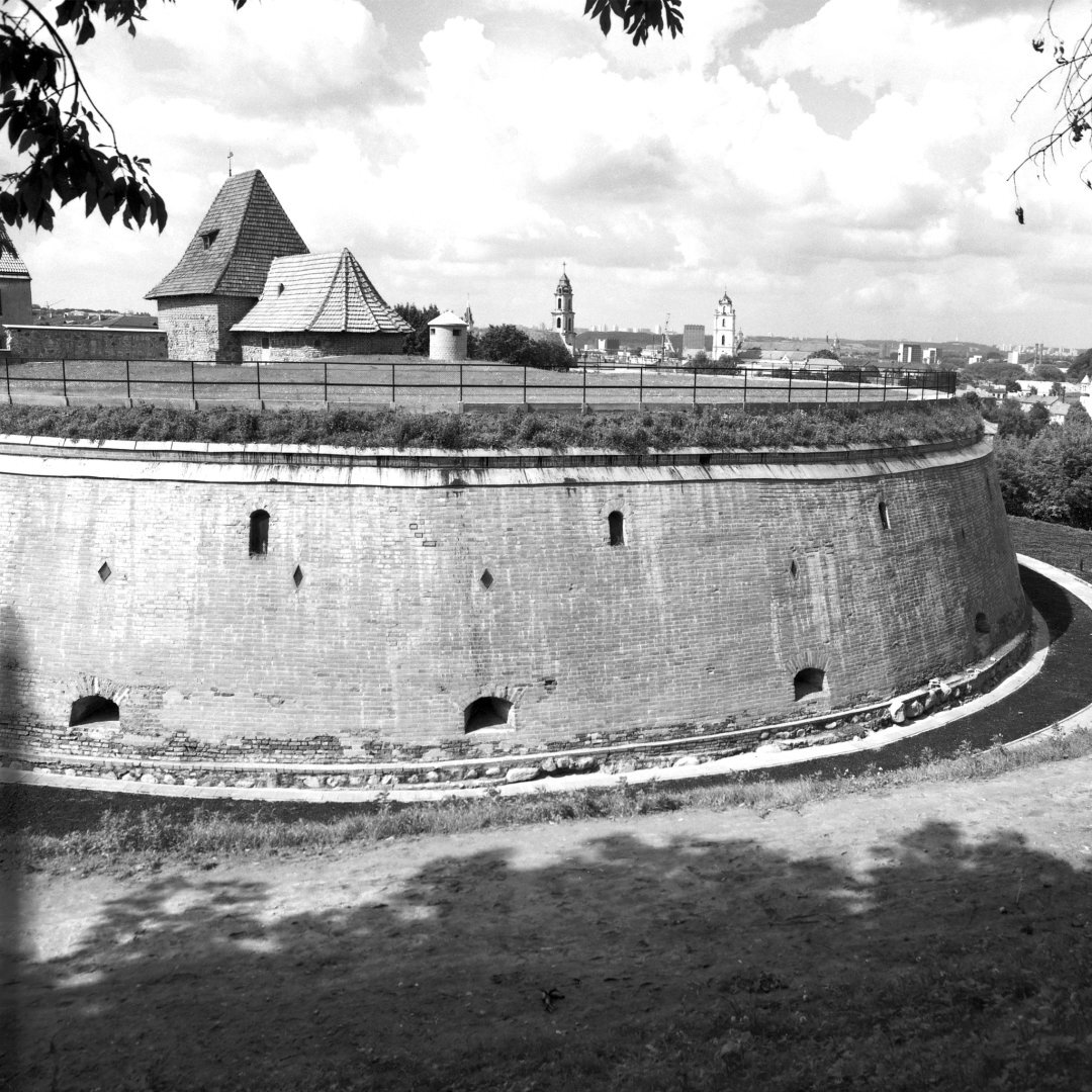 Barbakanas, 1988