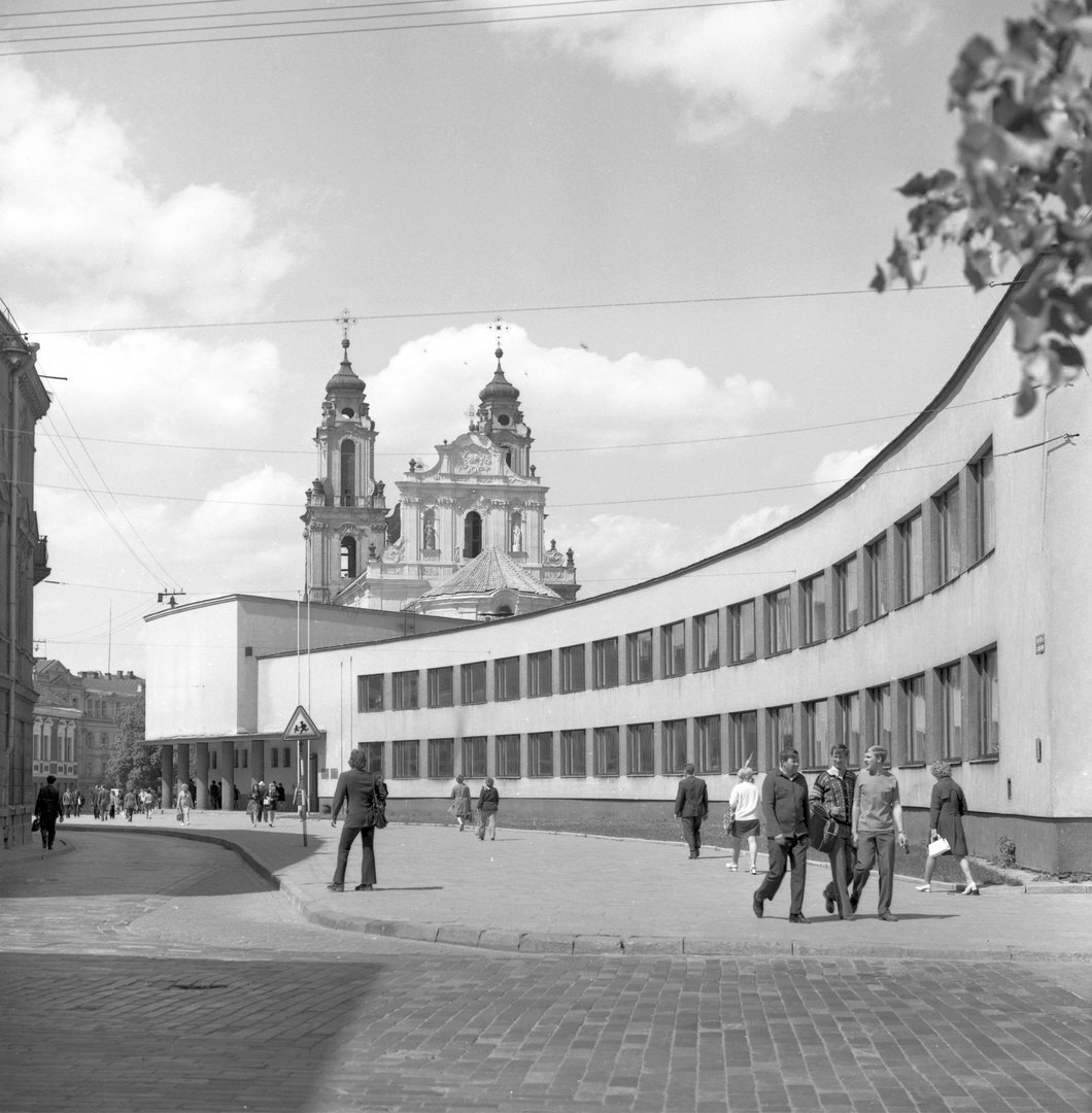 Vilniaus Salomėjos Neries gimnazija, 1976