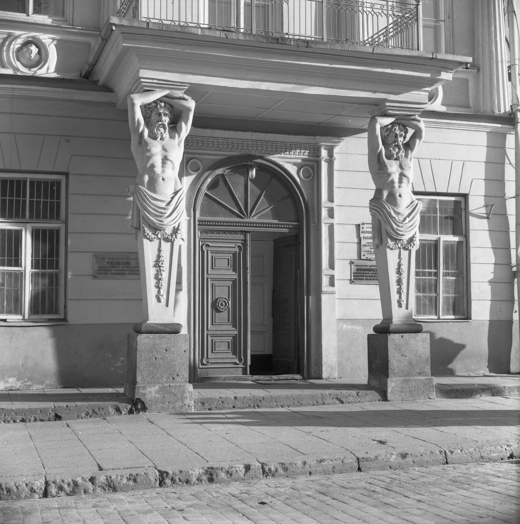 Ti&scaron;kevičiaus rūmai, 1983