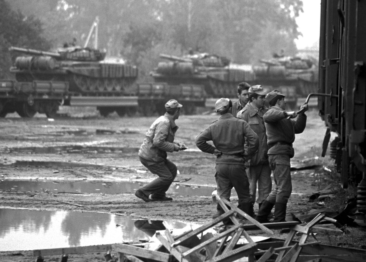 Buvusios Sovietų Sąjungos kariuomenės kraustymasis namo, Auk&scaron;tieji Paneriai, Vilnius, 1993