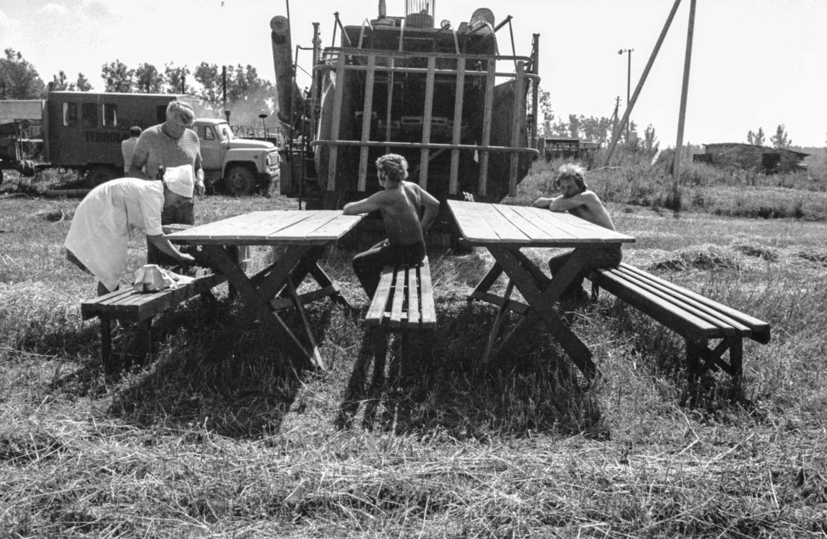 Pietų belaukiant, iš ciklo „Duona“, 1983 m.