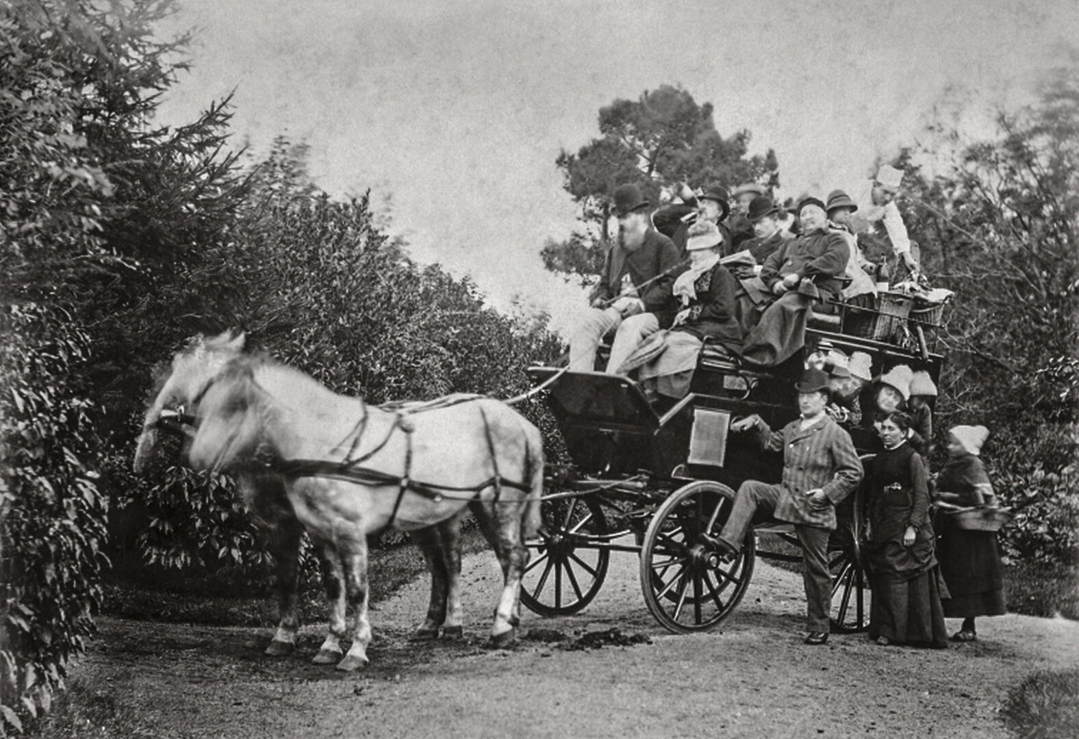 Pasivažinėjimas po parką Kerleone. 1879