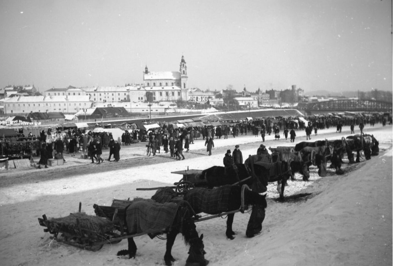 Kaziuko mugė 1939-aisiais prie Neries.