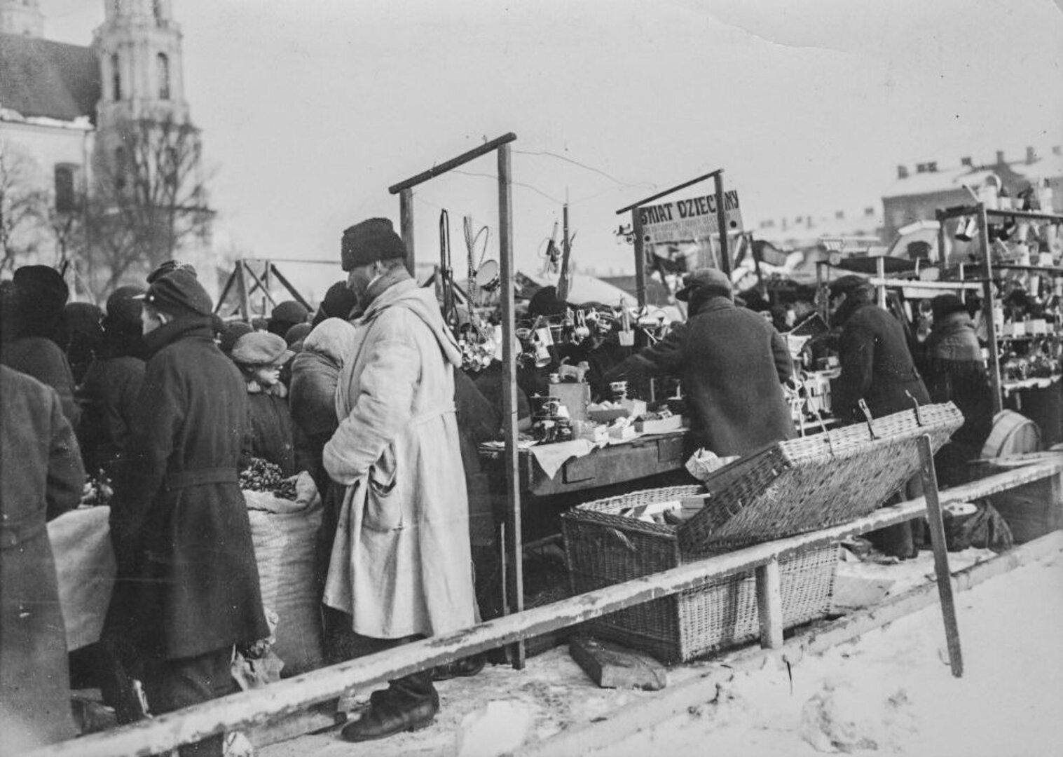 Kaziuko mugė 1931-aisiais, Luki&scaron;kių aik&scaron;tėje.