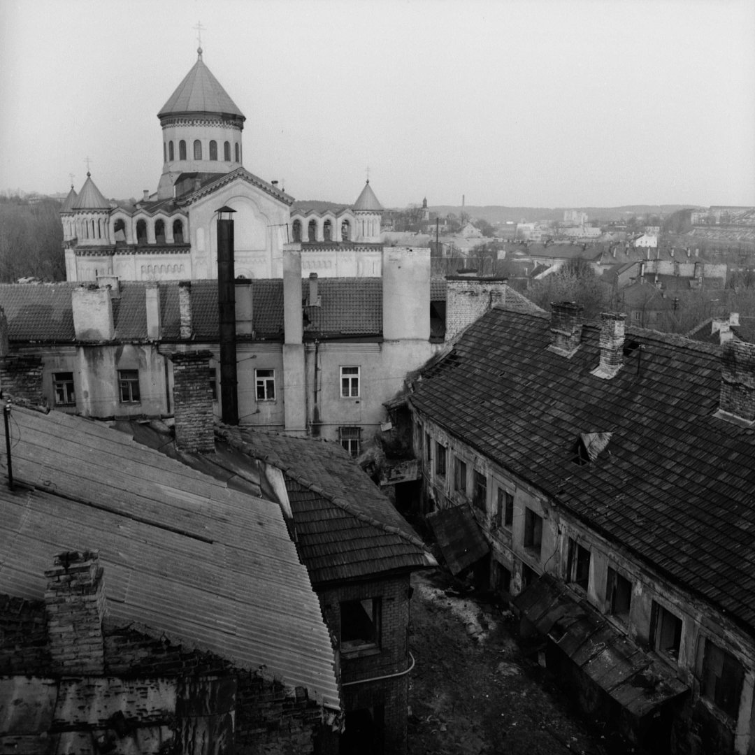 Nuo namo Gorkio gatvėje, 1986