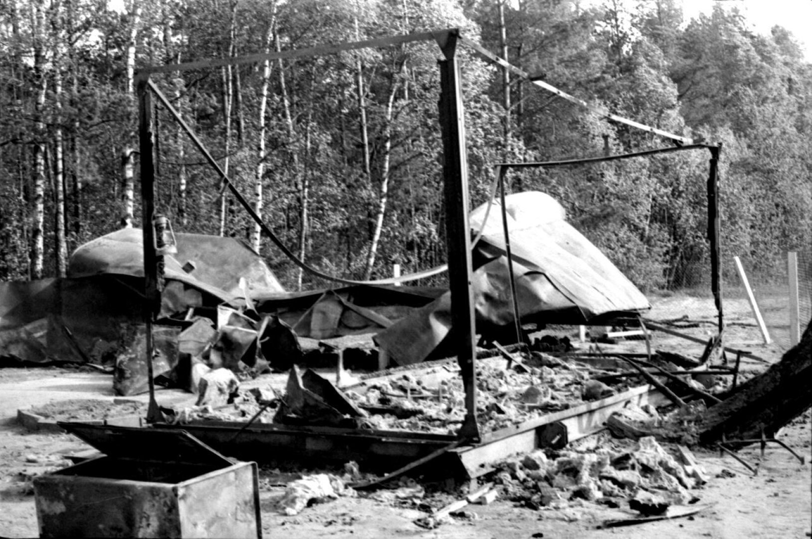 Sovietų omonininkų suniokotas Lietuvos muitinės postas pasienyje ties Baltarusija