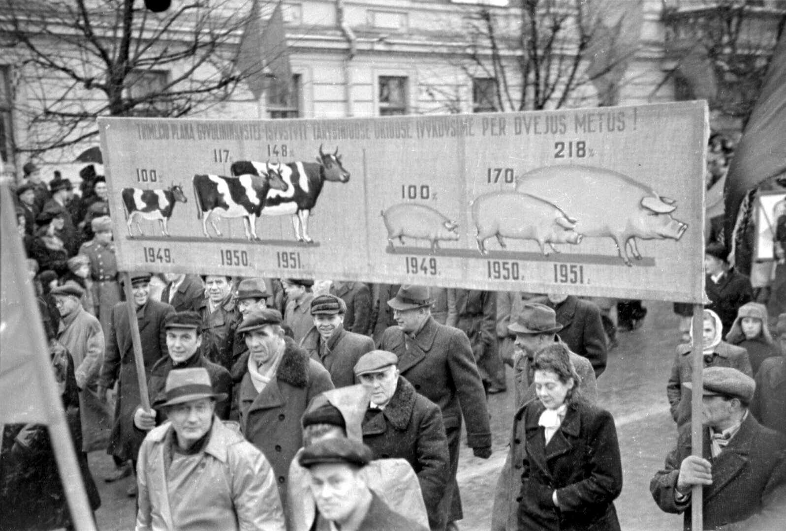 33-ųjų Spalio revoliucijos metinių demonstracija, 1950 m.