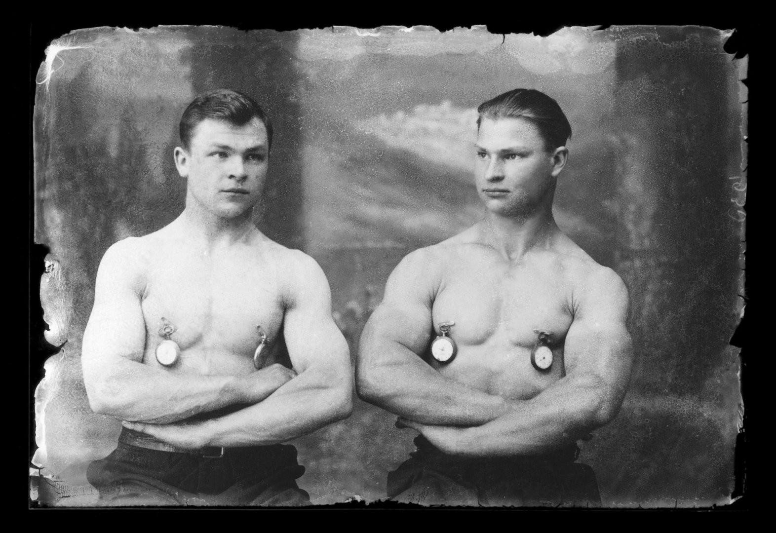 Sportininkų studijinis portretas. 1930 m.