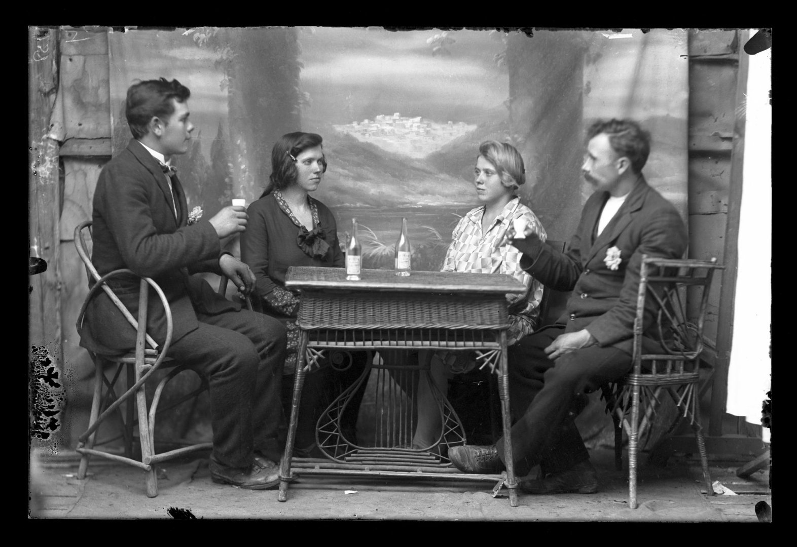 Mergaičių grupinis portretas. 1929 m.