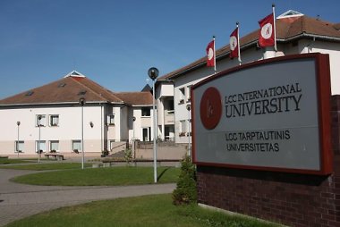LCC tarptautinis universitetas