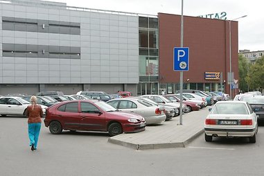 Automobilių stovėjimo aikštelė