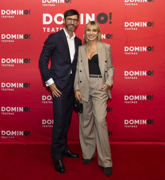 Komedijos &bdquo;Prie dangaus vartų&ldquo; sugrįžimo į teatrą vakaro akimirka
