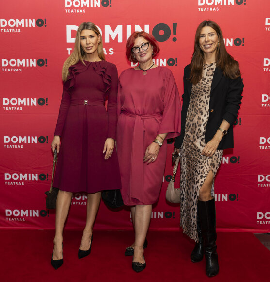Komedijos &bdquo;Prie dangaus vartų&ldquo; sugrįžimo į teatrą vakaro akimirka