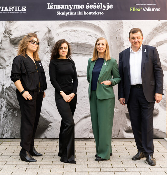 Lietuvos meno pažinimo centre &bdquo;Tartle&ldquo; atidaryta nauja paroda &bdquo;I&scaron;manymo &scaron;e&scaron;ėlyje. Skulptūra iki konteksto&ldquo;
