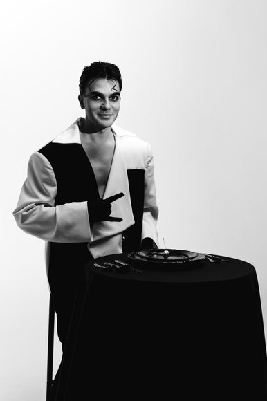 Rokas Yan