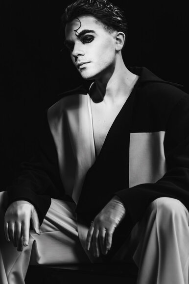 Rokas Yan