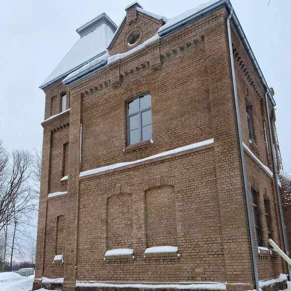 Restauruojamas Kamari&scaron;kių dvaras virs menininkų kūrybos erdve