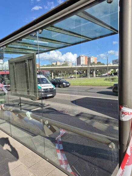 Vilniuje, Pilaitės prospekte, stotelėje autobusas pervažiavo moters koją