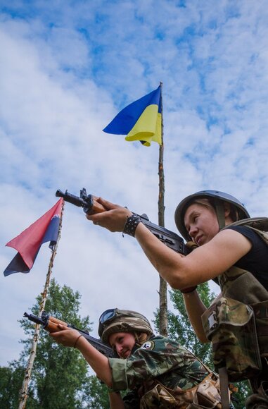 Ukrainos karės savanorės