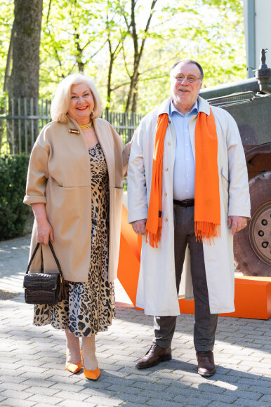 Nyderlandų Karalystės ambasadorius Jackas Robertas&nbsp;Twissas&nbsp;Quarlesas van&nbsp;Uffordas pakvietė svečius į priėmimą savo rezidencijoje.