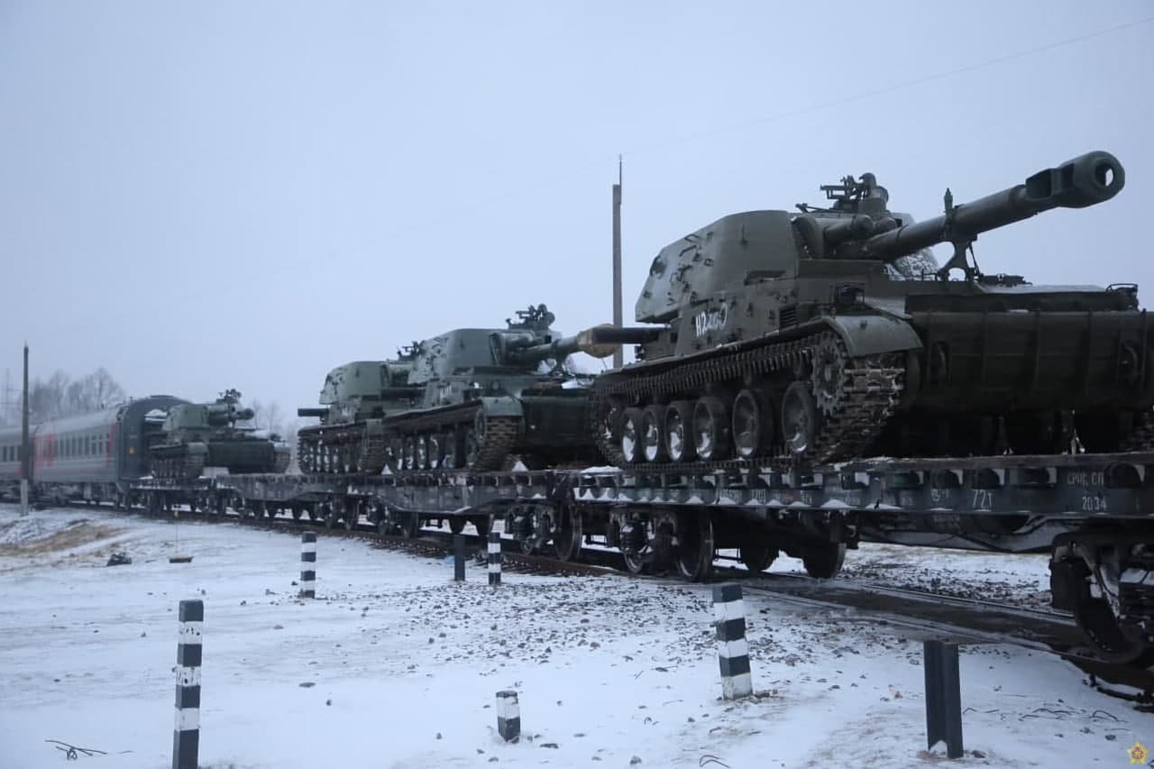 Rusijos kariuomenė rieda į Baltarusiją: kur ir kokie daliniai jau atvyko?